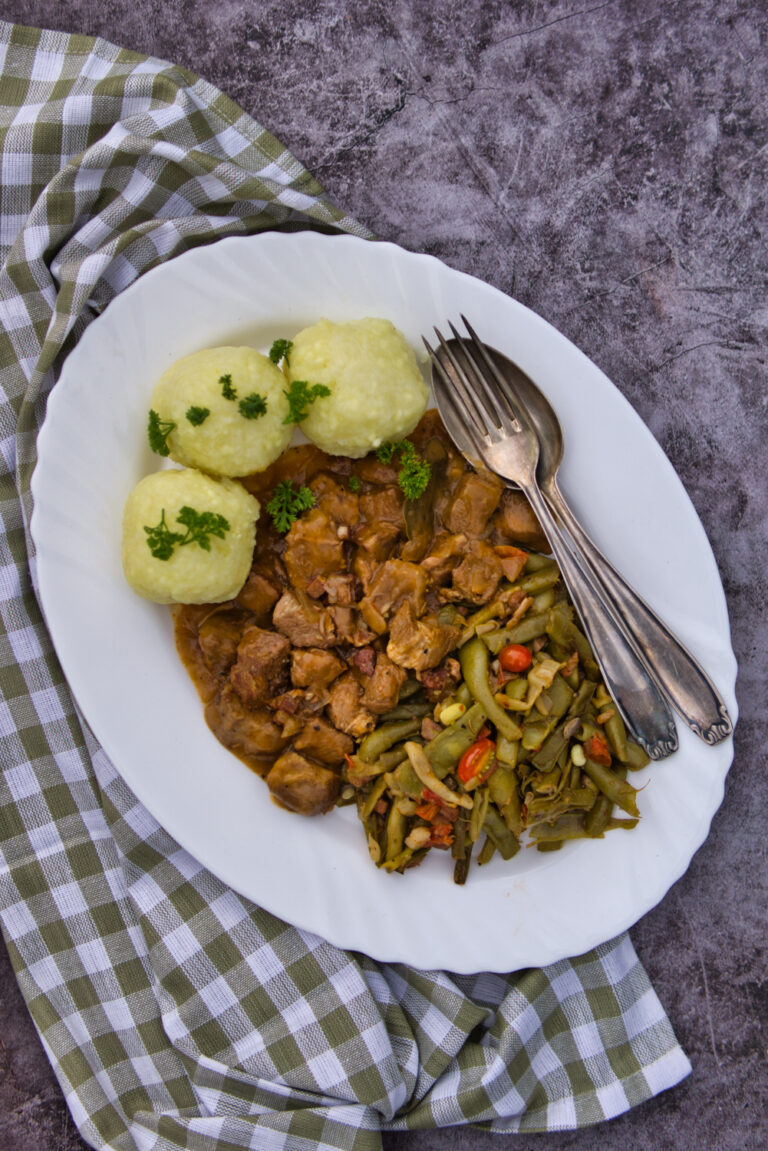 Westfälischer Schweinepfeffer mit grünen Bohnen - Matt kocht!